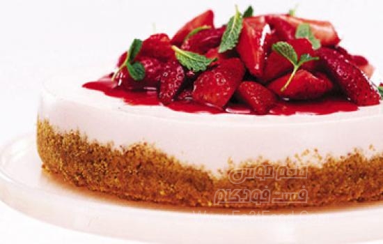 دسر میوه با کرم پنیر