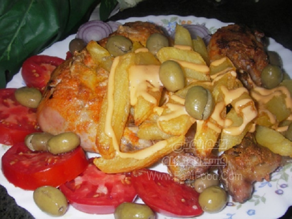 خوراک مرغ با سس ماست