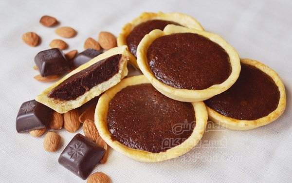 تارت شکلات تلخ و بادام
